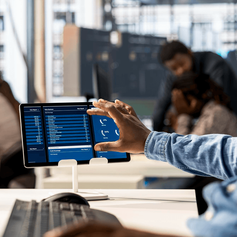 SaaS & Global Tech